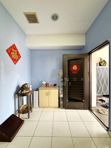 2-storey Terraced House for Sale in Taman Mutiara Indah (Puchong) - Mahzah Mohd Rapiee - Entrance - PropertyGuru.com.my