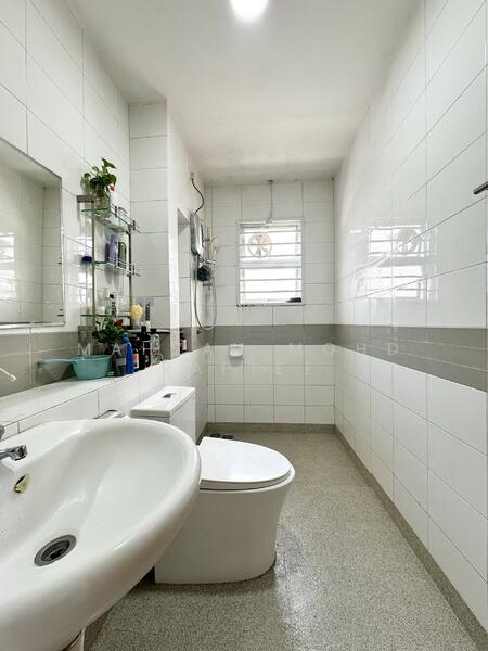 2-storey Terraced House for Sale in Taman Mutiara Indah (Puchong) - Mahzah Mohd Rapiee - Bathroom - PropertyGuru.com.my
