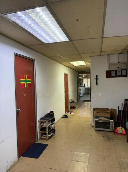 Shop for Rent in Taman Megah (Petaling Jaya) - Vincent Lee - Corridor - PropertyGuru.com.my