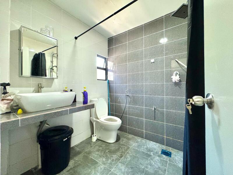 Bandar Nusaputra untuk Untuk Dijual - RM 980,000, Mac 2026 - Bathroom - PropertyGuru.com.my