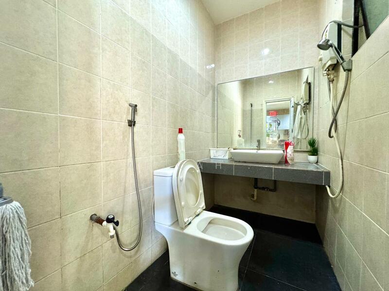 Bandar Nusaputra untuk Untuk Dijual - RM 980,000, Mac 2026 - Bathroom - PropertyGuru.com.my