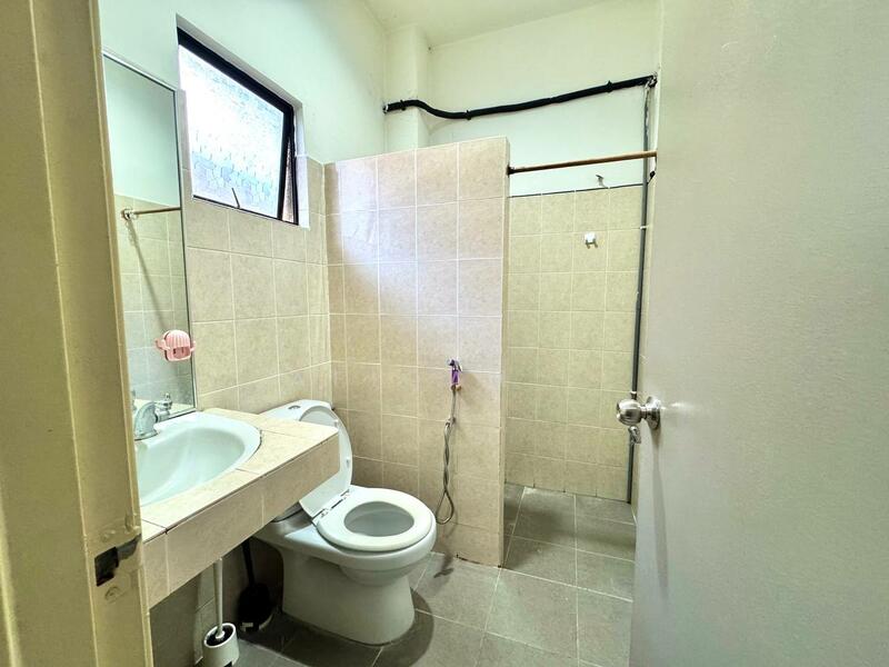 Bandar Nusaputra untuk Untuk Dijual - RM 980,000, Mac 2026 - Bathroom - PropertyGuru.com.my