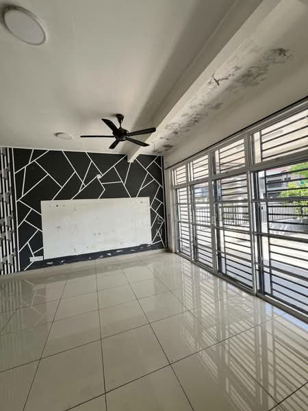 2-storey Terraced House for Sale in Nusantara Prima (Gelang Patah) - Chen Shieh Yu - Living Room - PropertyGuru.com.my