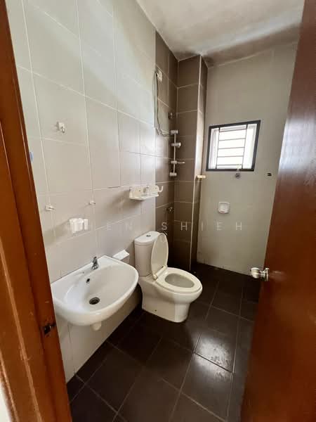 2-storey Terraced House for Sale in Nusantara Prima (Gelang Patah) - Chen Shieh Yu - Bathroom - PropertyGuru.com.my