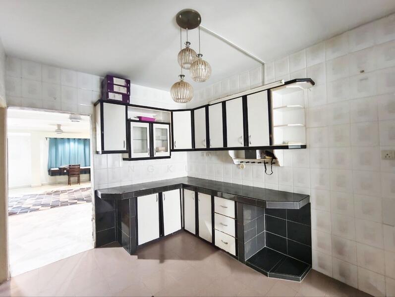 TTDI Jaya untuk Untuk Dijual - RM 610,000, Mac 2026 - Kitchen - PropertyGuru.com.my
