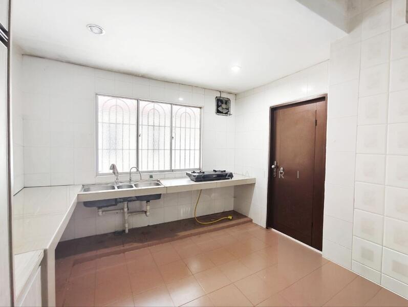 TTDI Jaya untuk Untuk Dijual - RM 610,000, Mac 2026 - Kitchen - PropertyGuru.com.my