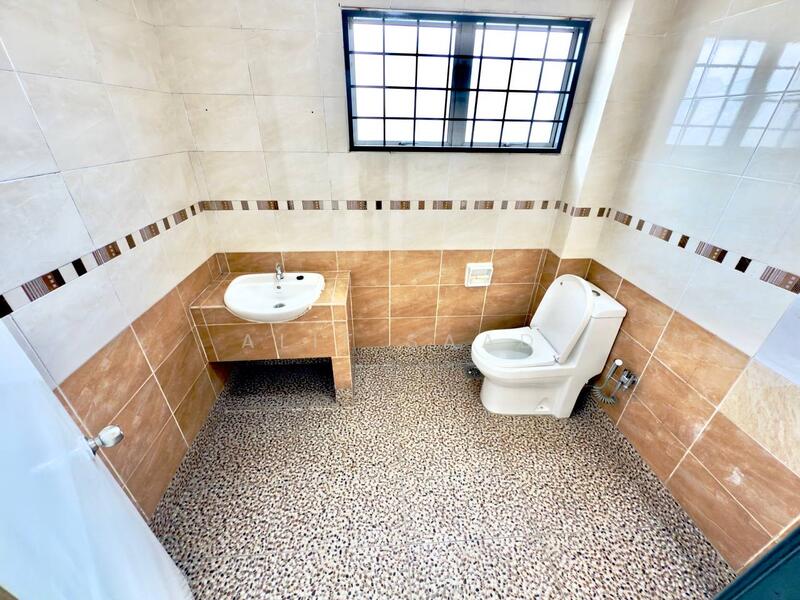 2-storey Terraced House for Sale in Desa Coalfields (Ijok) - Alif Saad - Bathroom - PropertyGuru.com.my