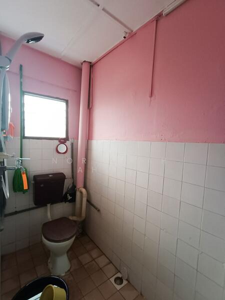 Flat for Sale at Puchong Permai - Norfaizah Ahmad - Bathroom - PropertyGuru.com.my