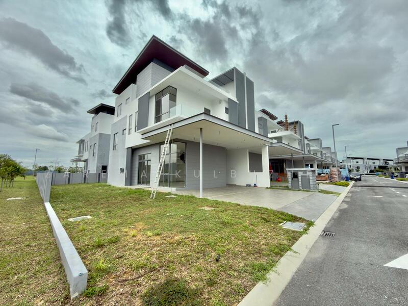 Bungalow for Sale in Klang (Selangor) - Zarema Kulbuzheva - Exterior - PropertyGuru.com.my