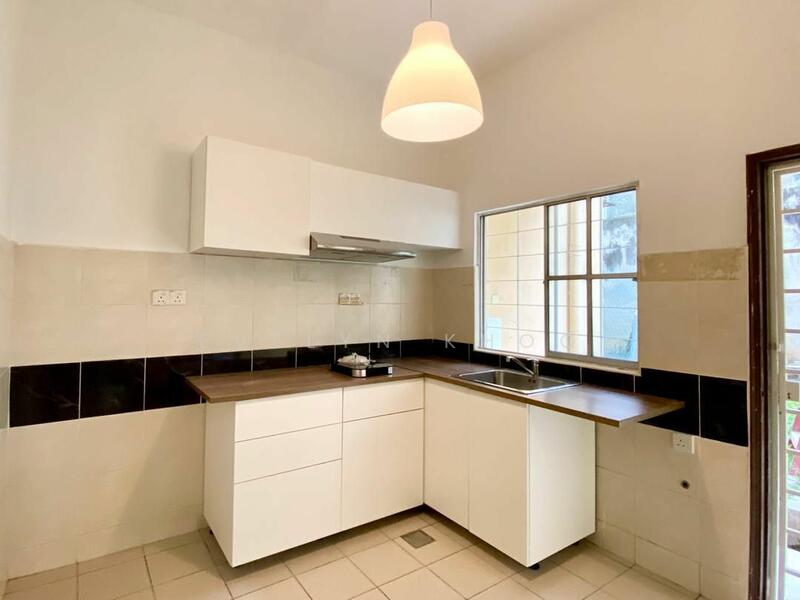Townhouse for Sale in Damansara Jaya (Petaling Jaya) - Evelyn Khoo - Kitchen - PropertyGuru.com.my