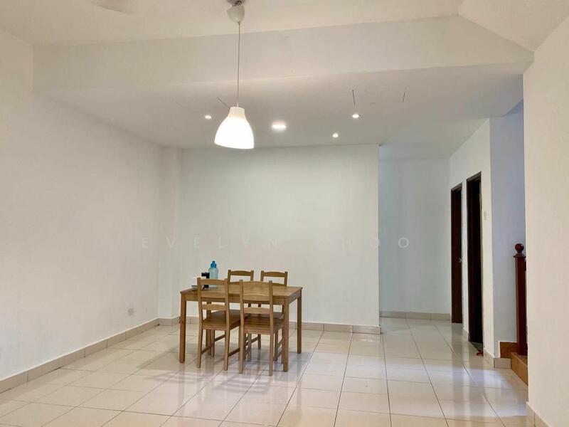 Townhouse for Sale in Damansara Jaya (Petaling Jaya) - Evelyn Khoo - Dining Room - PropertyGuru.com.my