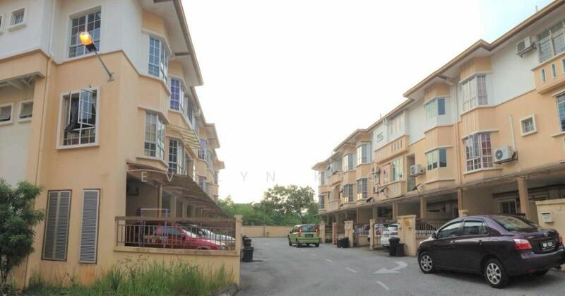 Townhouse for Sale in Damansara Jaya (Petaling Jaya) - Evelyn Khoo - Exterior - PropertyGuru.com.my