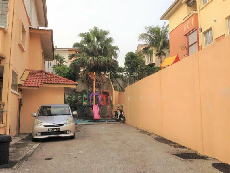 Townhouse for Sale in Damansara Jaya (Petaling Jaya) - Evelyn Khoo - Exterior - PropertyGuru.com.my