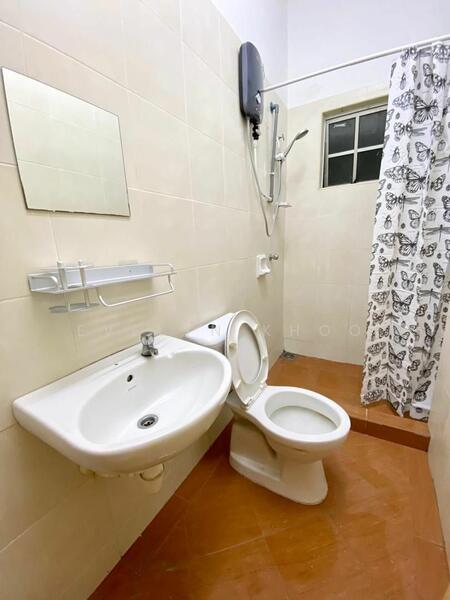 Townhouse for Sale in Damansara Jaya (Petaling Jaya) - Evelyn Khoo - Bathroom - PropertyGuru.com.my