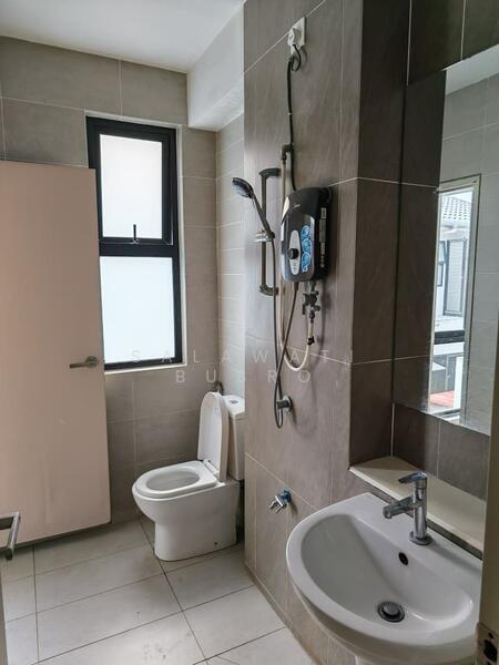 2-storey Terraced House for Rent in Denai Alam (Shah Alam) - Salawati Busro - Bathroom - PropertyGuru.com.my