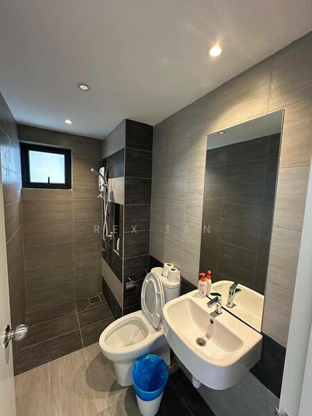 Aster Residence untuk Untuk Disewa - RM 3,000 /bulan, Mac 2026 - Bathroom - PropertyGuru.com.my