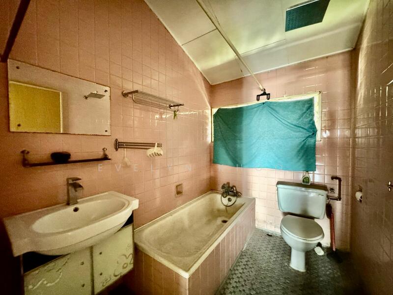 Bungalow for Sale in Rawang (Selangor) - Evelyn Khoo - Bathroom - PropertyGuru.com.my