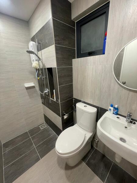 Aster Residence untuk Untuk Disewa - RM 2,500 /bulan, Mac 2026 - Bathroom - PropertyGuru.com.my