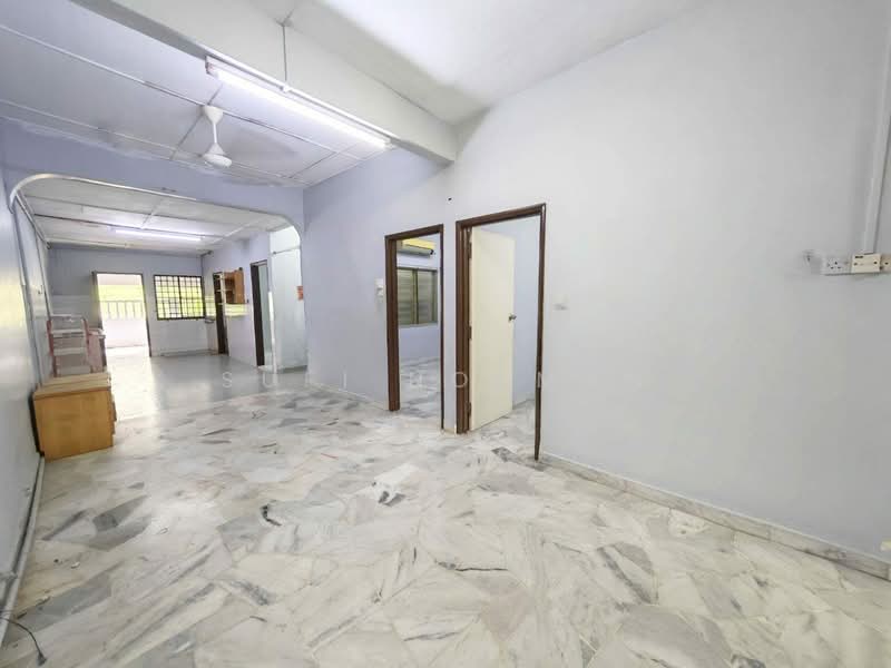 1-storey Terraced House for Sale in Bandar Selesa Jaya (Skudai) - Sufi Norman - Living Room - PropertyGuru.com.my