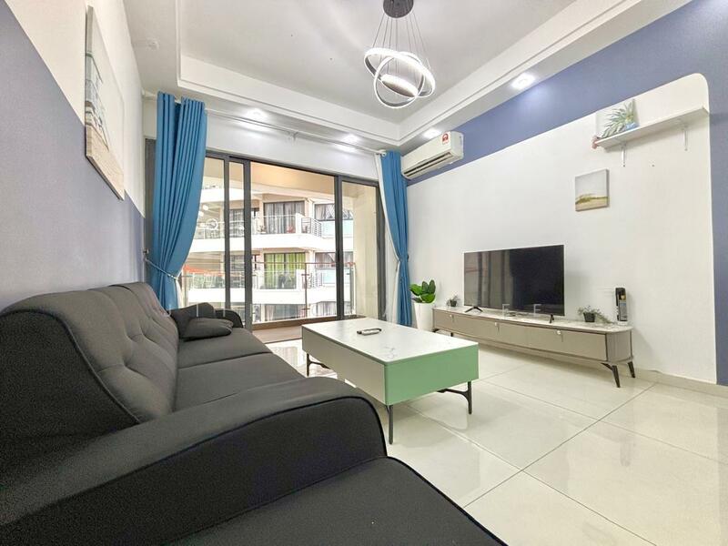 Bay Point @ Country Garden Danga Bay untuk Untuk Dijual - RM 585,000, Apr 2026 - Living Room - PropertyGuru.com.my