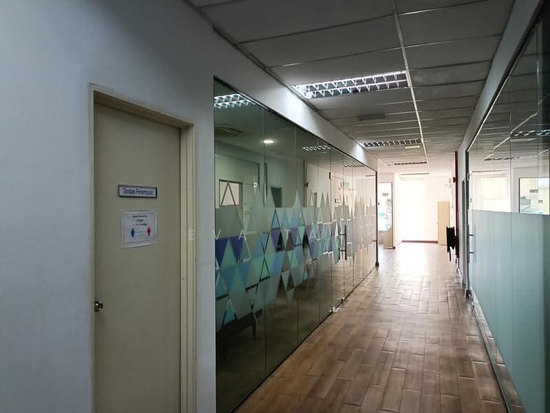 Semi-D Factory for Rent in Kempas Lama (Johor Bahru) - Eva Tan - Corridor - PropertyGuru.com.my