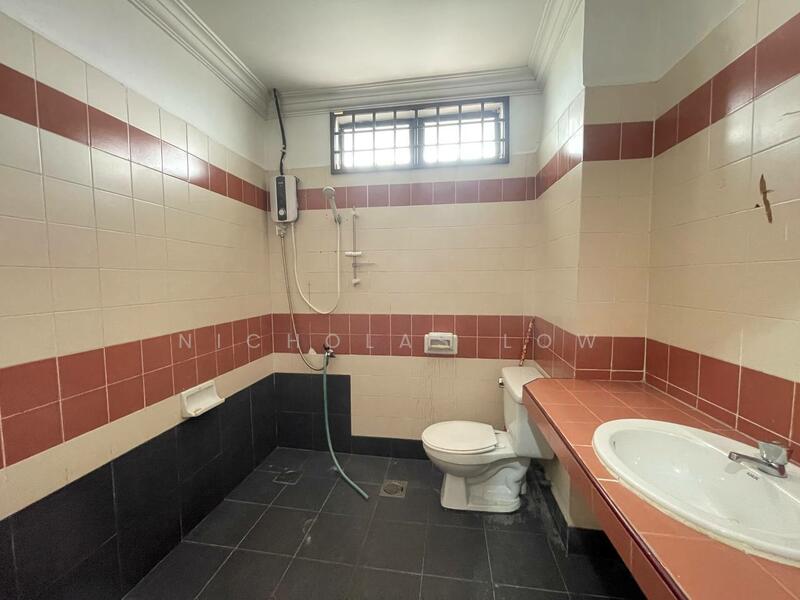 Mount Austin Jalan Mutiara Emas 3 untuk Untuk Disewa - RM 1,800 /bulan, Feb 2026 - Bathroom - PropertyGuru.com.my