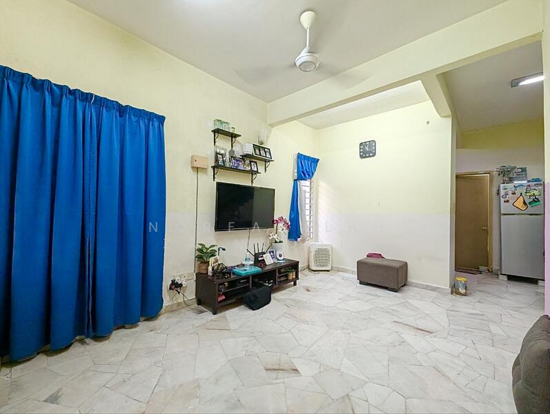 Cluster House for Sale in Bandar Tasik Puteri (Rawang) - NORFADILAH ZAINUDDIN - Living Room - PropertyGuru.com.my