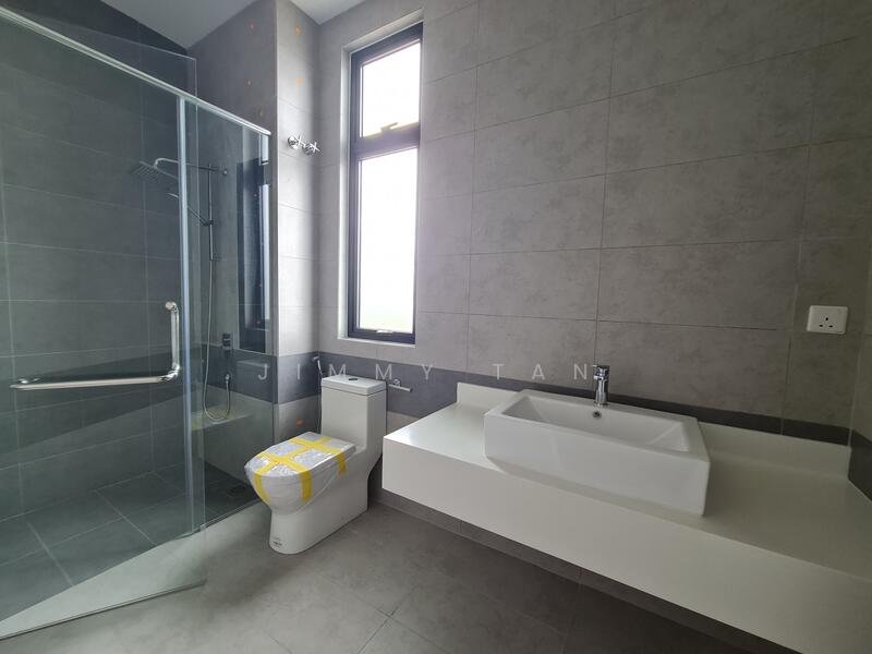Semi-Detached House for Sale in Sungai Buloh (Selangor) - Jimmy Tan - Bathroom - PropertyGuru.com.my