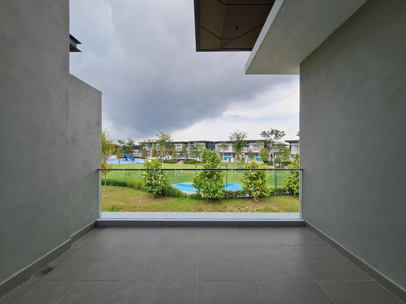 Semi-Detached House for Sale in Sungai Buloh (Selangor) - Jimmy Tan - Balcony - PropertyGuru.com.my
