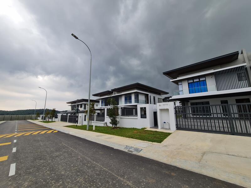Semi-Detached House for Sale in Sungai Buloh (Selangor) - Jimmy Tan - Exterior - PropertyGuru.com.my
