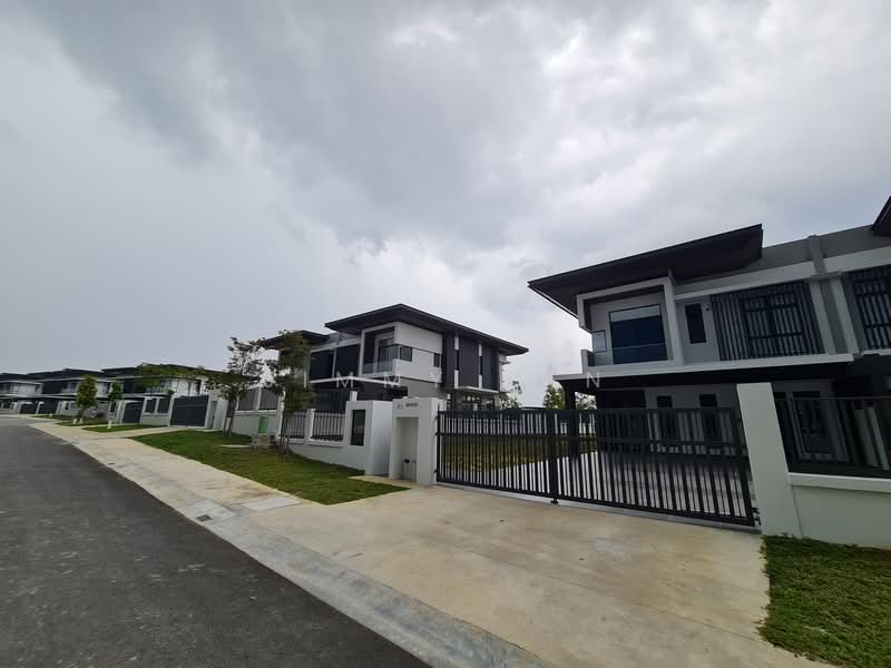 Semi-Detached House for Sale in Sungai Buloh (Selangor) - Jimmy Tan - Exterior - PropertyGuru.com.my