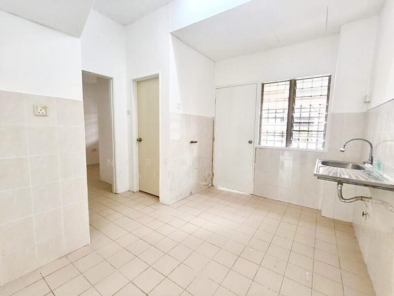 Bandar Saujana Utama untuk Untuk Dijual - RM 439,000, Mac 2026 - Kitchen - PropertyGuru.com.my