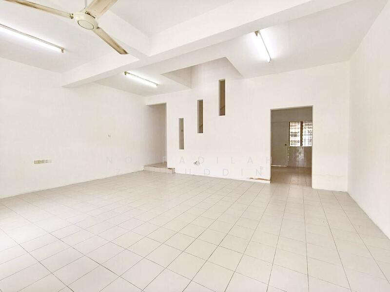 Bandar Saujana Utama untuk Untuk Dijual - RM 439,000, Mac 2026 - Living Room - PropertyGuru.com.my