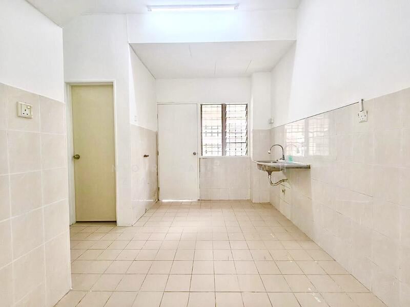 Bandar Saujana Utama untuk Untuk Dijual - RM 439,000, Mac 2026 - Kitchen - PropertyGuru.com.my