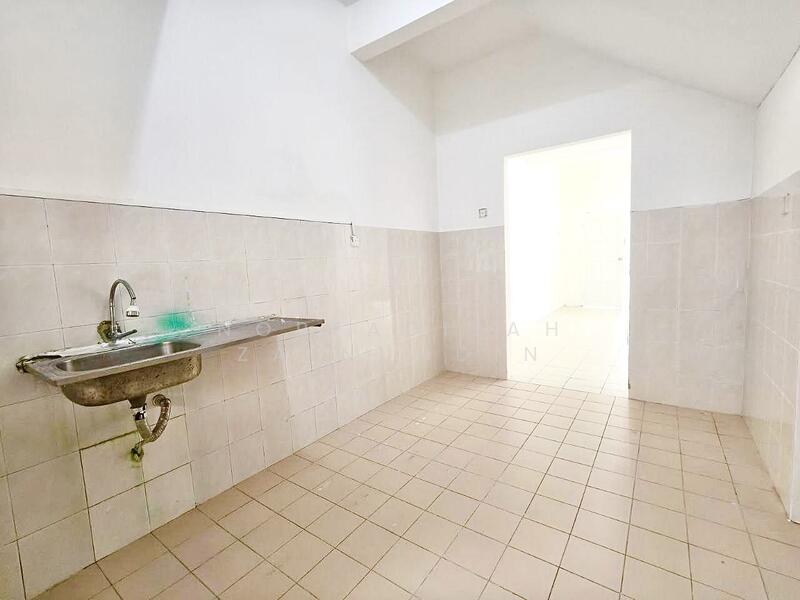 Bandar Saujana Utama untuk Untuk Dijual - RM 439,000, Mac 2026 - Kitchen - PropertyGuru.com.my