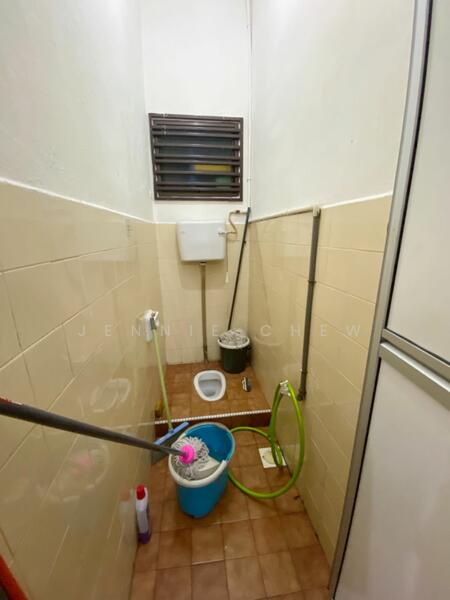 1-storey Terraced House for Sale in Taman Johor Jaya (Johor Bahru) - Jennie Chew - Bathroom - PropertyGuru.com.my