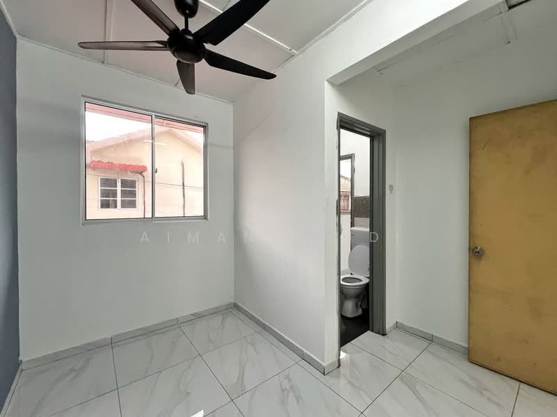 Terraced House for Sale in Rawang (Selangor) - AIMAN ZUHDI - Bathroom - PropertyGuru.com.my