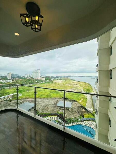 Kings Bay @ Country Garden Danga Bay untuk Untuk Disewa - RM 3,000 /bulan, Apr 2026 - Balcony - PropertyGuru.com.my