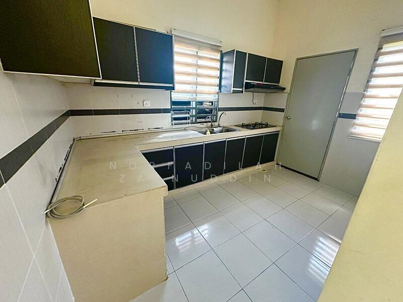 Semi-Detached House for Sale in Taman Meru Makmur 2 (Kapar) - NORFADILAH ZAINUDDIN - Kitchen - PropertyGuru.com.my
