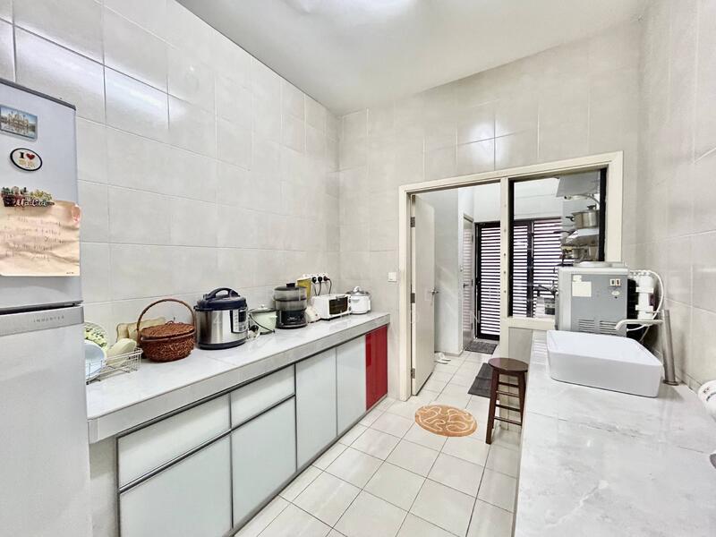 Taman Cahaya Alam untuk Untuk Dijual - RM 899,000, Mac 2026 - Kitchen - PropertyGuru.com.my