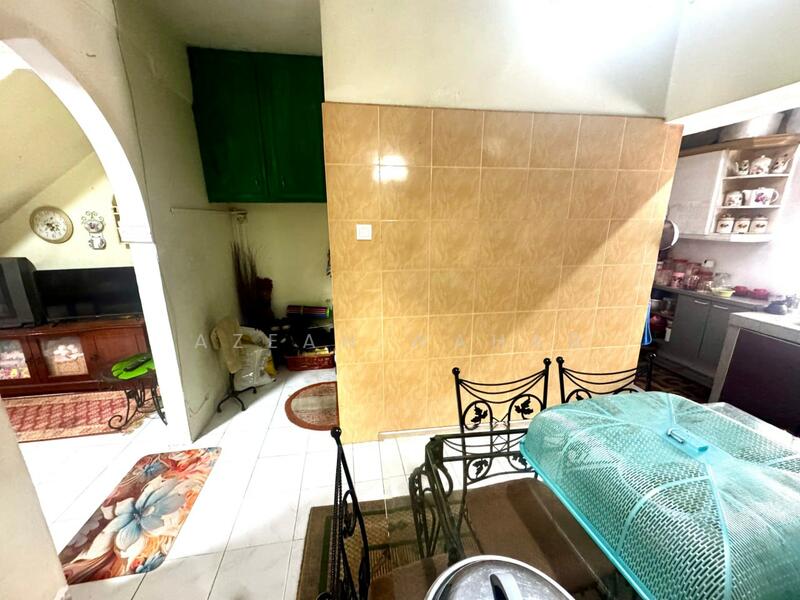 2-storey Terraced House for Sale in Taman Usaha Jaya (Kepong) - Azean Wahab - Kitchen - PropertyGuru.com.my