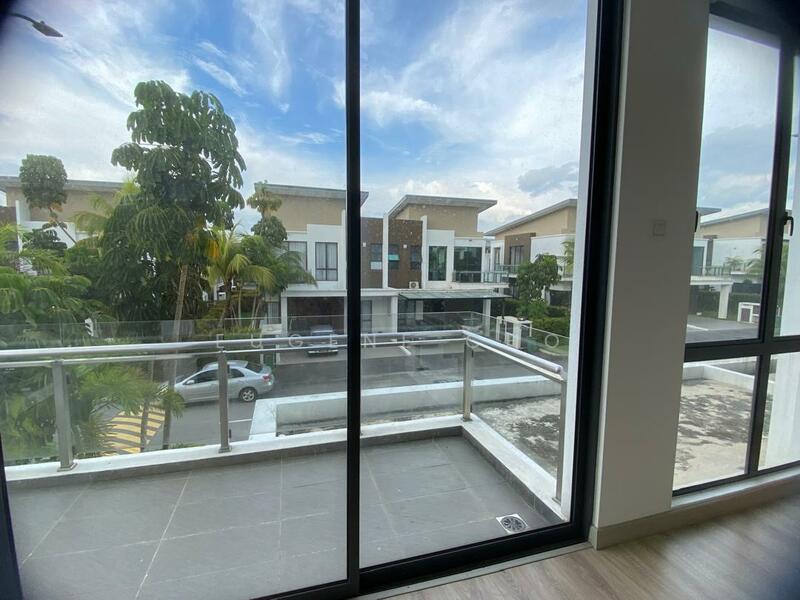 Diamond City untuk Untuk Dijual - RM 850,000, Feb 2026 - Balcony - PropertyGuru.com.my