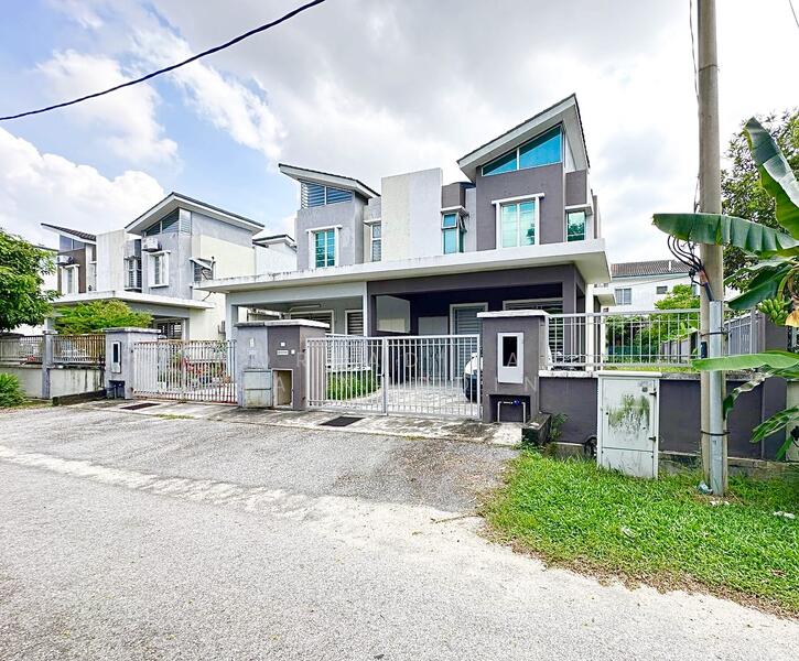 Semi-Detached House for Sale in Sungai Buloh (Selangor) - NORFADILAH ZAINUDDIN - Exterior - PropertyGuru.com.my