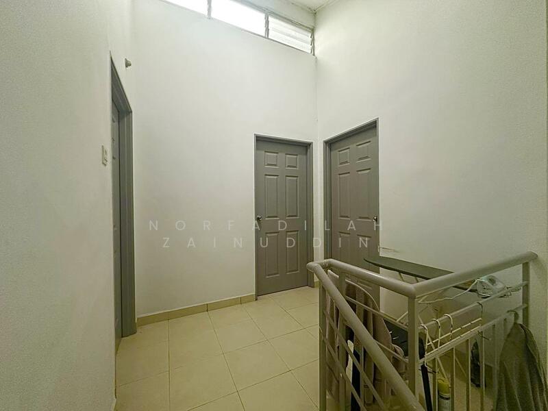 Semi-Detached House for Sale in Sungai Buloh (Selangor) - NORFADILAH ZAINUDDIN - Corridor - PropertyGuru.com.my