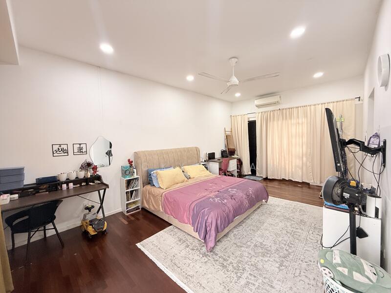 3-storey Terraced House for Sale in Tamansari (Rawang) - Rocky Chan - Bedroom - PropertyGuru.com.my