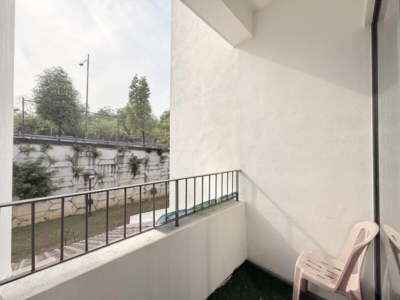 3-storey Terraced House for Sale in Tamansari (Rawang) - Rocky Chan - Balcony - PropertyGuru.com.my