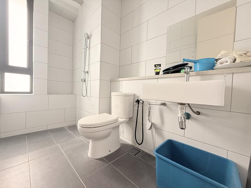 3-storey Terraced House for Sale in Tamansari (Rawang) - Rocky Chan - Bathroom - PropertyGuru.com.my