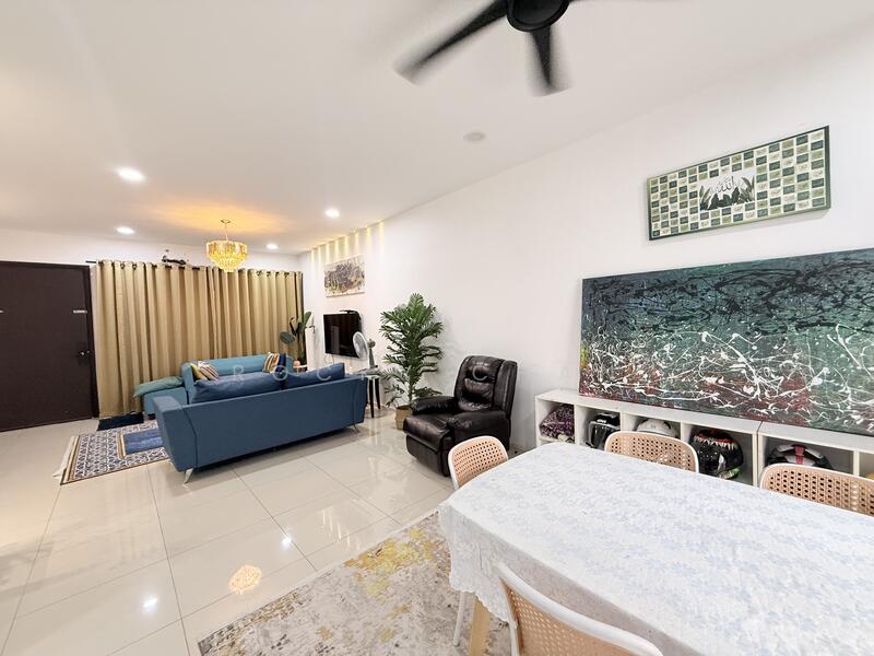 3-storey Terraced House for Sale in Tamansari (Rawang) - Rocky Chan - Living Room - PropertyGuru.com.my