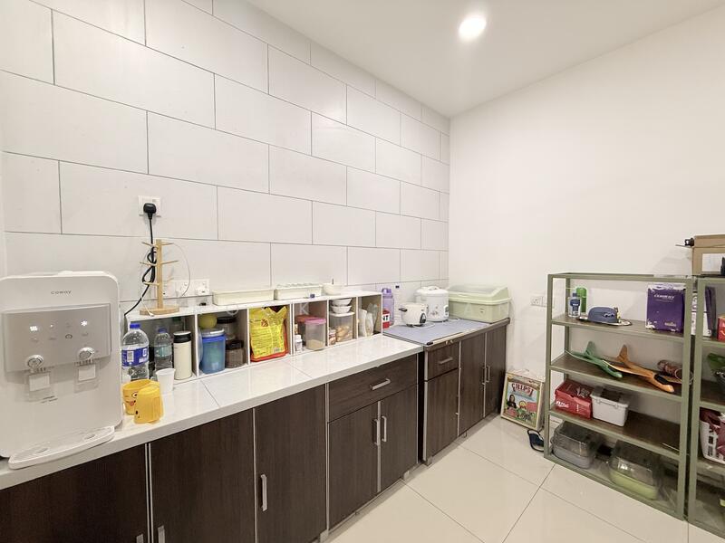3-storey Terraced House for Sale in Tamansari (Rawang) - Rocky Chan - Kitchen - PropertyGuru.com.my