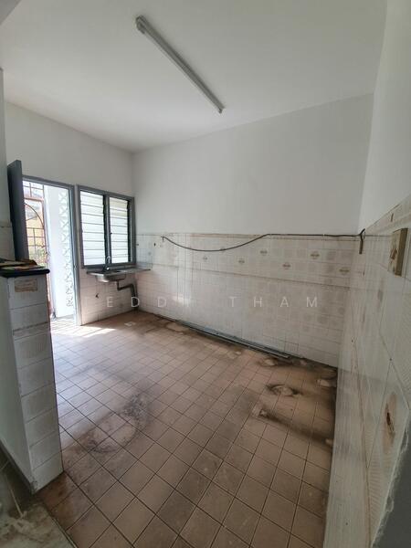 2-storey Terraced House for Sale in Taman Desa Tasek (Bandar Tasik Selatan) - Teddy Tham - Kitchen - PropertyGuru.com.my